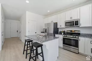 1706 W Parkview Dr, Syracuse, UT 84075 - Photo 12