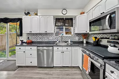 5448 S 3570 Rd W #N/A, Taylorsville, UT 84129 - Photo 10