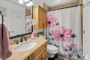 5448 S 3570 Rd W, Taylorsville, UT 84129 - Photo 16