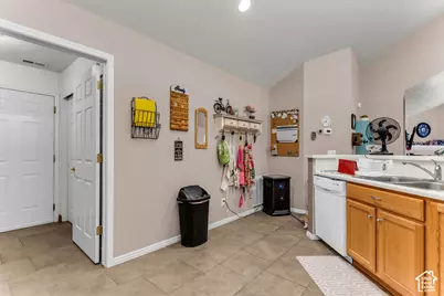 3331 S Abbey Glen Way W #UNIT A, West Valley, UT 84128 - Photo 14