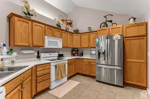 3331 S Abbey Glen Way W, West Valley, UT 84128 - Photo 8
