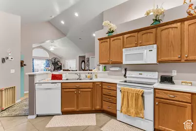 3331 S Abbey Glen Way W #UNIT A, West Valley, UT 84128 - Photo 10