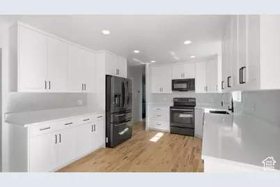 876 E 930 N, Orem, UT 84097 - Photo 14