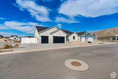 2393 E Sunflower Dr S, Eagle Mountain, UT 84005 - Photo 4