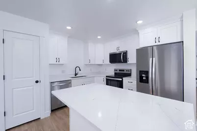 66 N 600 W #225, Roosevelt, UT 84066 - Photo 2
