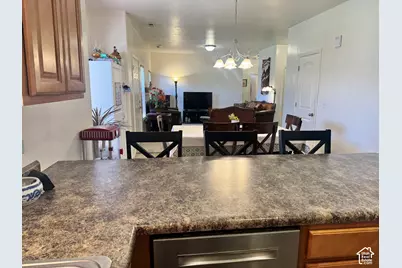 422 E 500 S #UNIT E, Vernal, UT 84078 - Photo 2