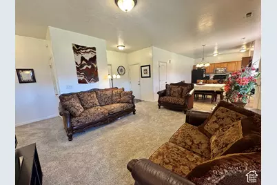422 E 500 S #UNIT E, Vernal, UT 84078 - Photo 4