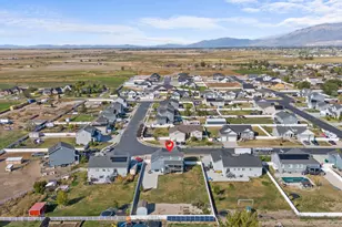 5667 W 3900 S, Hooper, UT 84315 - Photo 40