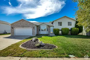 1123 W 2450 N, Clinton, UT 84015 - Photo 2