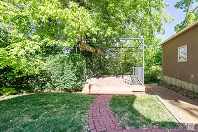1555 E 900 S, Salt Lake City, UT 84105 - Photo 44