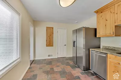 3135 S Valley St, Salt Lake City, UT 84109 - Photo 6