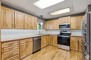 9626 S Flint Dr, Sandy, UT 84094 - Photo 16