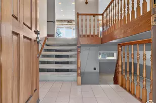 712 E Arrowhead Ln, Murray, UT 84107 - Photo 2
