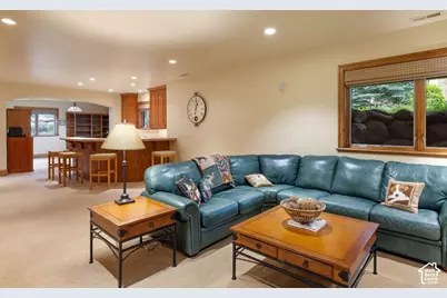 3168 E Bavarian Ct, Sandy, UT 84093 - Photo 30