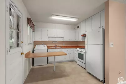 690 N 120 E, Orem, UT 84057 - Photo 10
