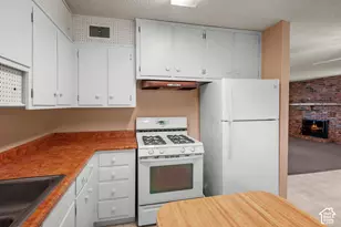 690 N 120 E, Orem, UT 84057 - Photo 12