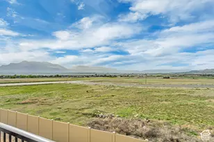 927 W Coral Charm Wy, Saratoga Springs, UT 84045 - Photo 2