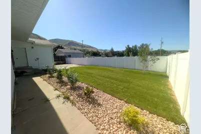 360 E 400 N, Centerville, UT 84014 - Photo 24