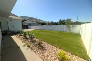 360 E 400 N, Centerville, UT 84014 - Photo 24