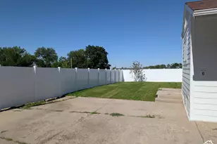 360 E 400 N, Centerville, UT 84014 - Photo 26