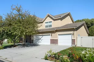 815 E Meadow Marsh Dr, Lehi, UT 84043 - Photo 2