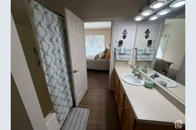 9476 S Hidden Point Dr W, Sandy, UT 84070 - Photo 18