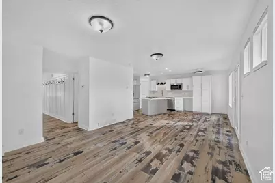 589 E Quinn Ct S, Ogden, UT 84404 - Photo 16