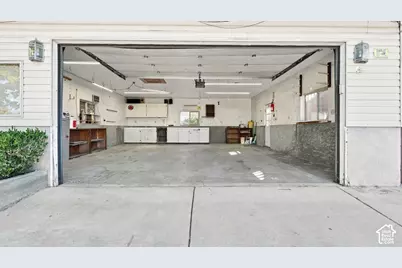 4550 S 2600 W, Roy, UT 84067 - Photo 28