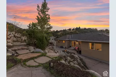 10819 S Lostwood Dr E, Sandy, UT 84092 - Photo 50