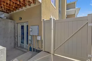 10819 S Lostwood Dr E, Sandy, UT 84092 - Photo 36