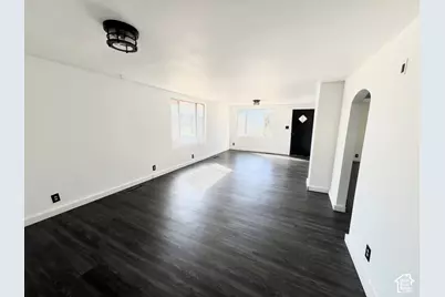 265 Roosevelt St, Helper, UT 84526 - Photo 6