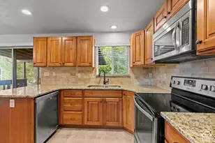 566 N 700 W, Clearfield, UT 84015 - Photo 2