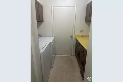 8228 S Bettina Ln E, Sandy, UT 84093 - Photo 14
