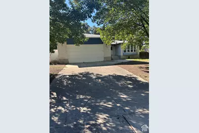 8228 S Bettina Ln E, Sandy, UT 84093 - Photo 2