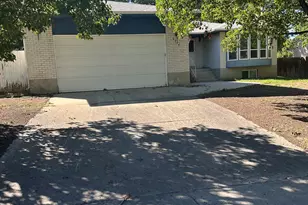 8228 S Bettina Ln E, Sandy, UT 84093 - Photo 2