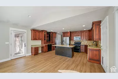 341 W 400 S, Salem, UT 84653 - Photo 8