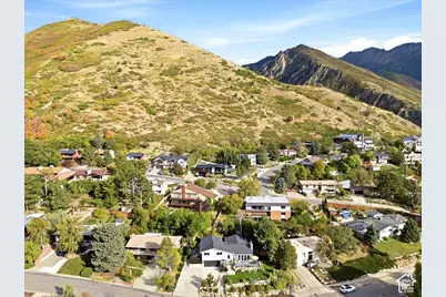 3593 S Eastwood Dr E, Salt Lake City, UT 84109 - Photo 36