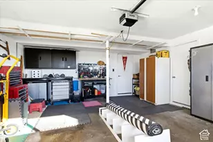 3593 S Eastwood Dr E, Salt Lake City, UT 84109 - Photo 24