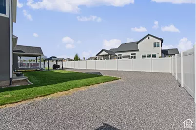 1377 E Erickson Knoll Ln, Eagle Mountain, UT 84005 - Photo 38