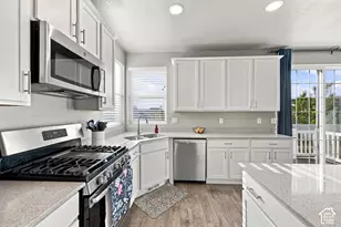 6867 W 8045 S, West Jordan, UT 84081 - Photo 16