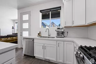3112 N Park Cottage Wy, Lehi, UT 84043 - Photo 10