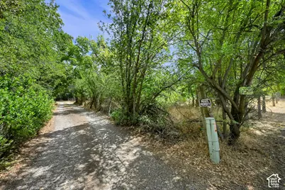 6275 S Oles Ln, Holladay, UT 84121 - Photo 20