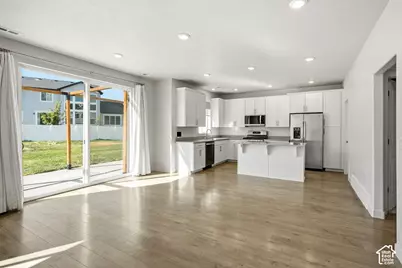2016 S 1955 W, Woods Cross, UT 84087 - Photo 6