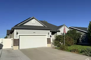 5663 S 3150 W, Roy, UT 84067 - Photo 2