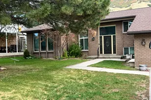 8145 S Shorthills Dr, Cottonwood Heights, UT 84121 - Photo 2