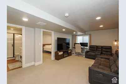 4332 W Pentenwell Ln, South Jordan, UT 84009 - Photo 38