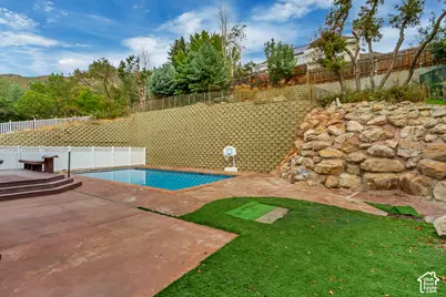 6501 S Canyon Crest Dr, Holladay, UT 84121 - Photo 8