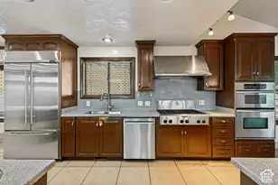 6501 S Canyon Crest Dr, Holladay, UT 84121 - Photo 24