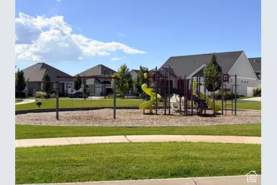 2458 W Townhouse Dr, Mapleton, UT 84664 - Photo 42