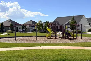 2458 W Townhouse Dr, Mapleton, UT 84664 - Photo 42